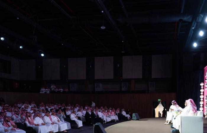 مهرجان
      الفنون
      التقليدية
      يحتفي
      بأصالة
      وتنوع
      الموروث
      السعودي