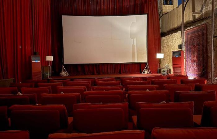 من
      «البلد»
      إلى
      الباحة…
      كيف
      تراهن
      سينما
      مستقلة
      على
      مدن
      لم
      تصل
      إليها
      الشاشات
      بعد؟