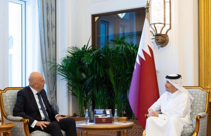  رئيس مجلس الوزراء وزير الخارجية يستقبل وزير الدفاع الوطني اليوناني