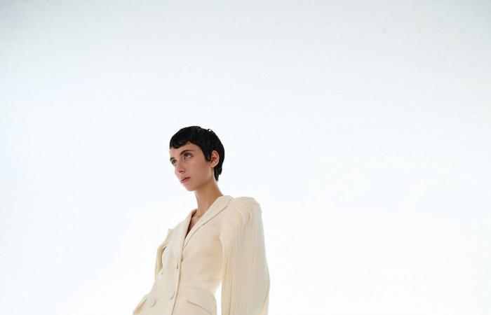 جوائز
      الموضة
      العربية...
      بوابة
      نجاح
      أم
      مجرد
      حافز
      مؤقت؟