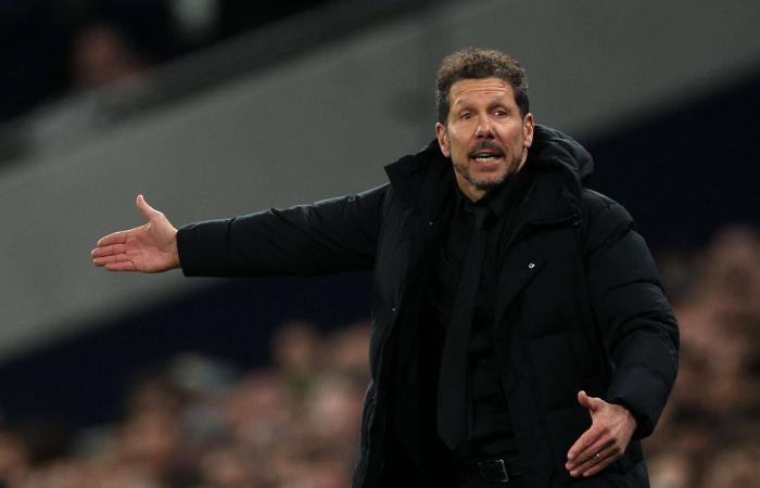 هل
      يتجاوز
      عقد
      إنريكي
      الجديد
      راتبي
      سيميوني
      وإنزاغي؟