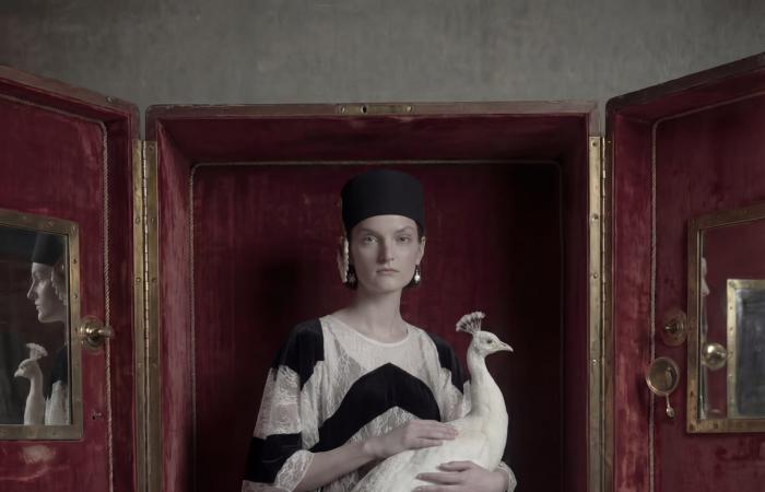 "أتيلييه حكايات".. قصص وذكريات سعودية تتحوّل إلى أزياء معاصرة