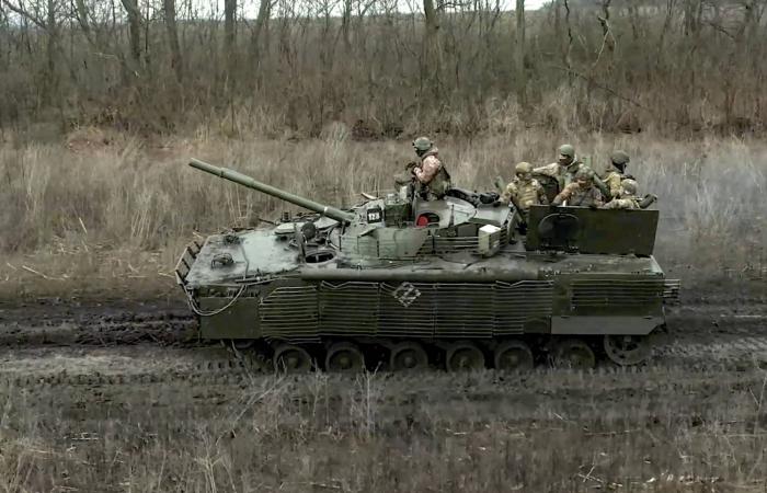 36
      دولة
      تجتمع
      اليوم
      للضغط
      من
      أجل
      إعادة
      فتح
      «هرمز»