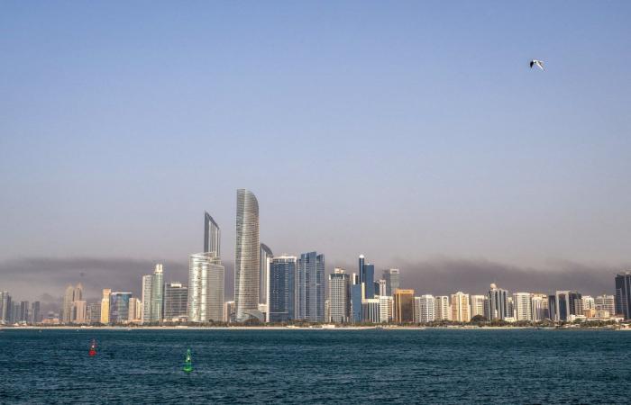 الإمارات.. مقتل مصري وإصابة 2 آخرين بسقوط شظايا اعتراض هجوم إيراني