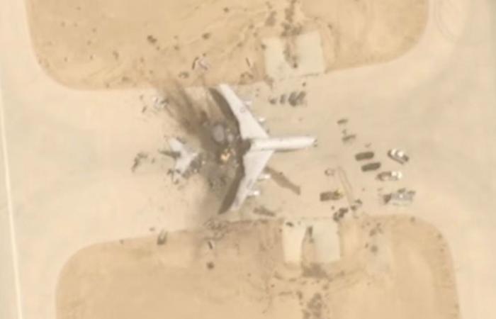 صور حديثة من قاعدة سعودية تظهر طائرة الإنذار الأمريكية المحطمة بضربة إيرانية وطائرات أخرى مكشوفة