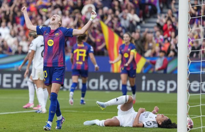 برشلونة
      يسحق
      ريال
      مدريد…
      ويفرض
      إعادة
      تعريف
      «الكلاسيكو»
      في
      كرة
      القدم
      النسائية