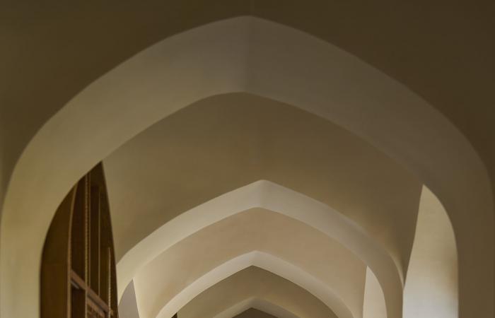 ندى دبس تعيد إحياء مسجد تاريخي عمره 251 عامًا كفضاء للحرف في أوزبكستان