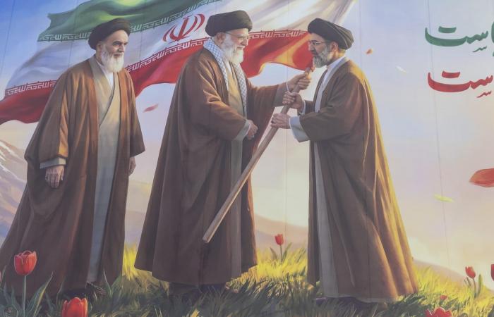 ملامح النظام الإيراني الجديد.. ماذا يرى الخبراء؟