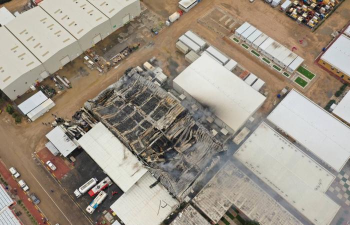 غارة
      جوية
      تعزل
      جنوب
      العراق
      عن
      إيران