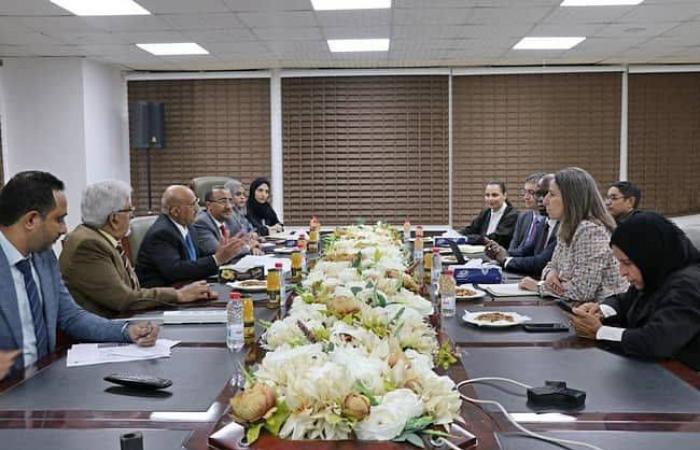 صندوق
      النقد
      يشيد
      بإصلاحات
      اليمن
      ويدعم
      مسار
      التعافي