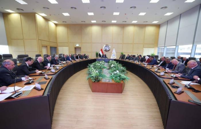 إجراءات
      «التقشف
      الحكومي»
      في
      مصر
      تطول
      المواصلات
      العامة