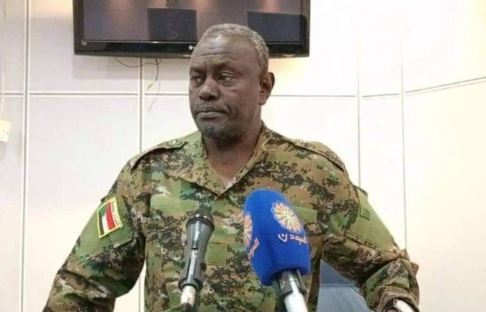 انفجار
      غامض
      يهز
      الخرطوم
      قرب
      مقر
      قيادة
      الجيش
      والمطار