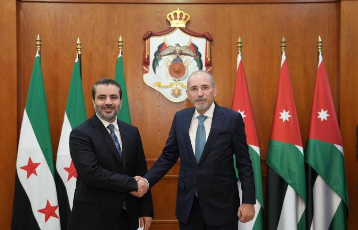 وزيرا الخارجية الأردني والسوري يبحثان العلاقات الثنائية