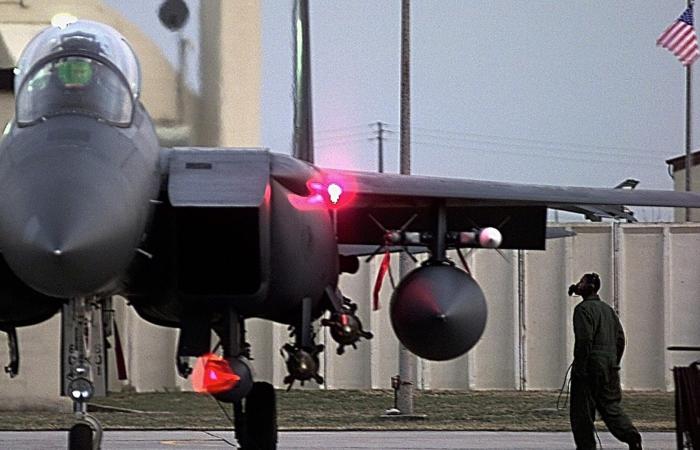 5 أمور لا نعلمها عن إنقاذ طاقم الطائرة الأمريكية التي سقطت في إيران