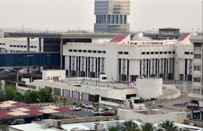 قرار
      دولي
      يدين
      الهجمات
      الإيرانية
      على
      الطيران
      المدني
      في
      المنطقة