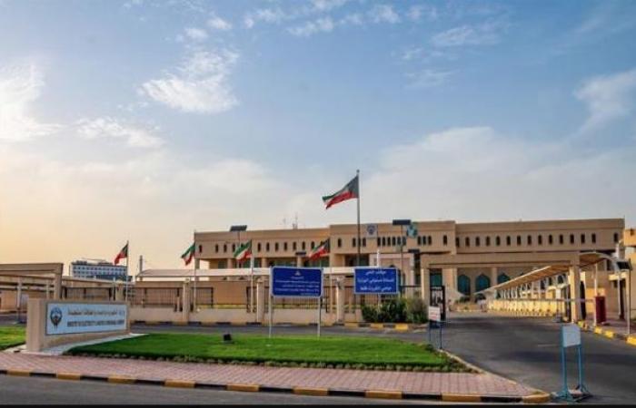 وزارة الكهرباء الكويتية: تعرض محطتين للقوى الكهربائية وتقطير المياه لاستهداف بواسطة طائرات مسيرة معادية