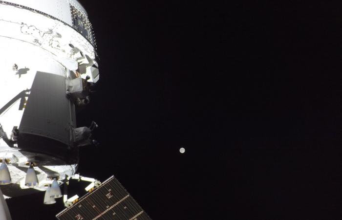 مهمة "أرتميس 2" ترصد القمر من منظور لم تبلغه العين البشرية من قبل.. ألق نظرة على الصور