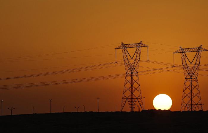 مصر تتحرك لاحتواء أزمة الطاقة برفع أسعار الكهرباء للشرائح الأعلى استهلاكاً