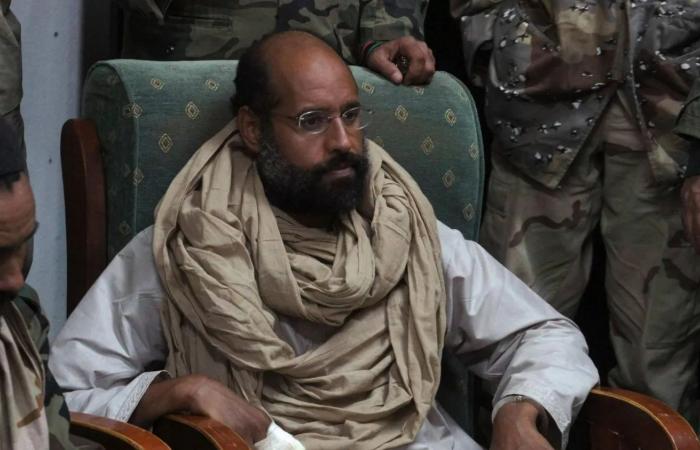 غضب
      في
      أوساط
      «القذاذفة»
      من
      تأخّر
      كشف
      قتلة
      سيف
      الإسلام