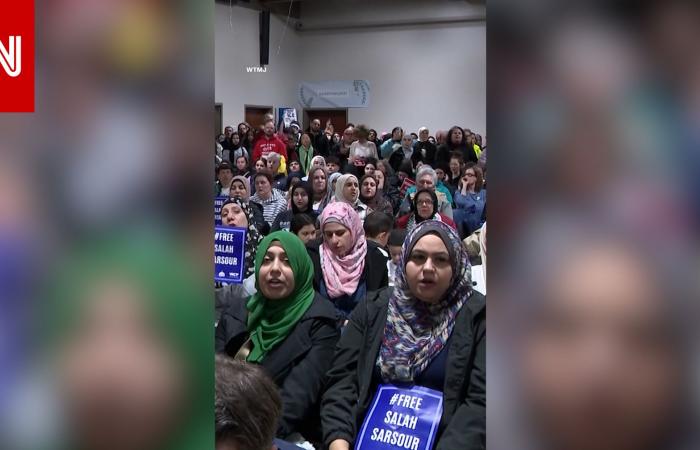 متابعة: مسؤولون ورجال دين يطالبون بالإفراج عن رئيس مسجد اعتُقل بتهم "أمنية" غير مفصلة بأمريكا