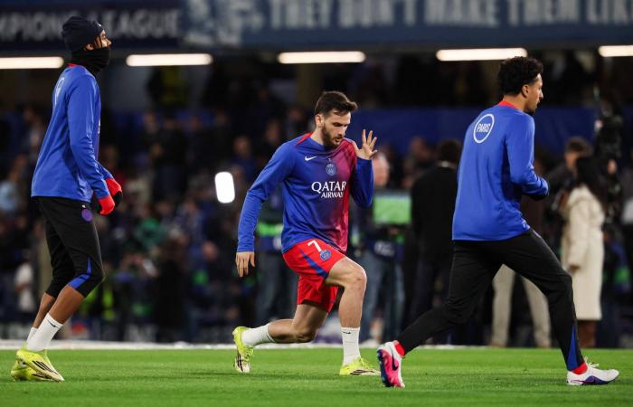 فاسيلي
      حارس
      البوسنة
      يكشف
      عن
      سر
      «ورقة
      الترجيح»
      بعد
      إقصاء
      إيطاليا