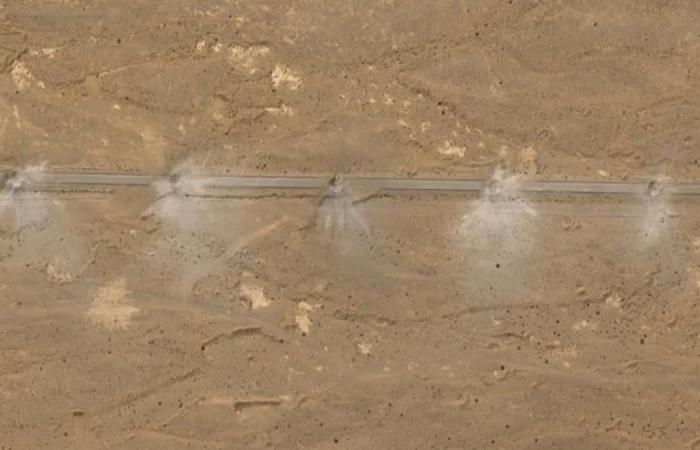 صور أقمار صناعية تظهر حفرا جراء تدمير القوات الأمريكية لطائراتها بعد تعرضها لأضرار في إيران