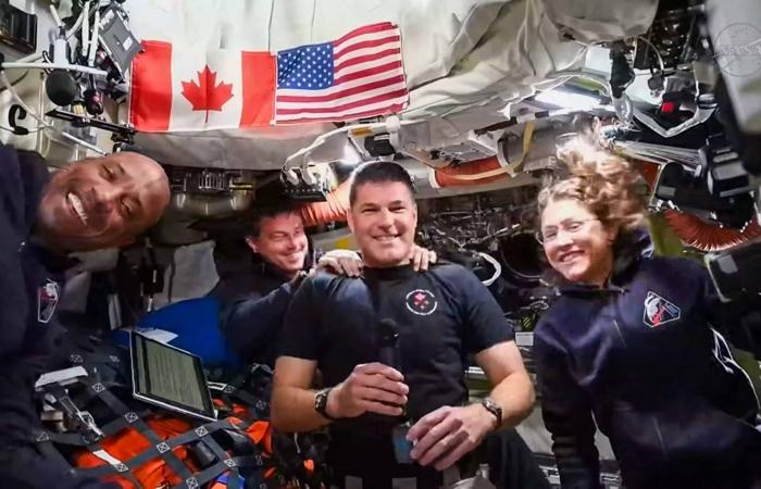 ترمب
      يدعم
      الجمهوري
      ستيف
      هيلتون
      لمنصب
      حاكم
      كاليفورنيا