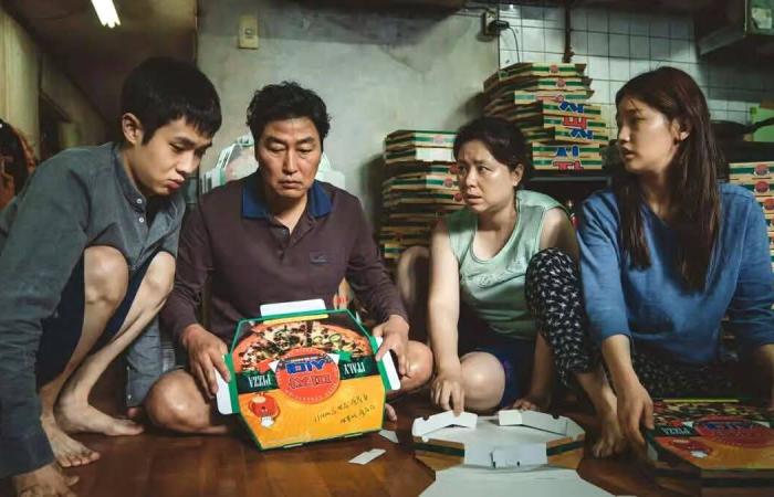 اتهام
      صُنّاع
      «فاميلي
      بيزنس»
      بـ«اقتباس»
      فكرته
      من
      الفيلم
      الكوري
      «طفيلي»