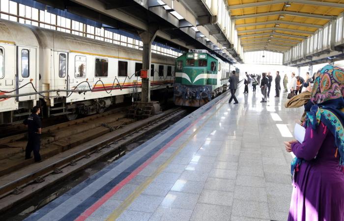 الجيش الإسرائيلي يوجه "تحذيرًا عاجلًا" للإيرانيين: ابتعدوا عن القطارات وسكك الحديد في الـ12 ساعة القادمة