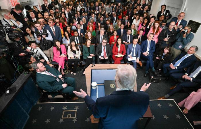 ترمب
      يتوعد
      إيران
      بـ«محو
      حضارة
      بأكملها»
      الليلة:
      قد
      يحدث
      أمر
      استثنائي