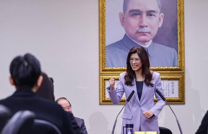 تايلاند
      تؤكد
      مقتل
      3
      في
      هجوم
      على
      سفينة
      في
      مضيق
      هرمز