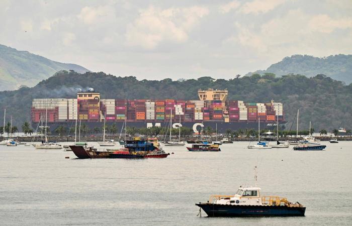 «رسوم
      العبور»
      في
      «هرمز»...
      إيران
      تريد
      تشريع
      الجباية
      وعُمان
      تتمسك
      بقانون
      البحار