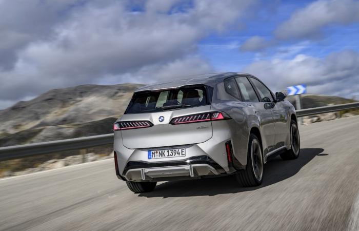 Neue Klasse: عودة إلى المستقبل عبر أيقونة BMW iX3 الجديدة