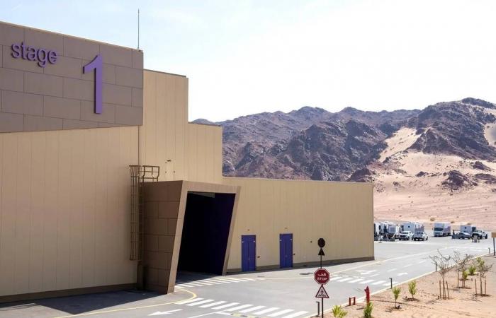 العلا
      ضمن
      القائمة
      النهائية
      لجوائز
      الإنتاج
      العالمية
      2026