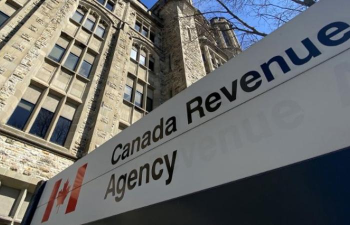 مكافأة
      مالية
      مرتقبة
      لملايين
      الكنديين
      هذا
      الربيع..
      الفئات
      المستحقة
      وقيمة
      الدعم
      الحكومي