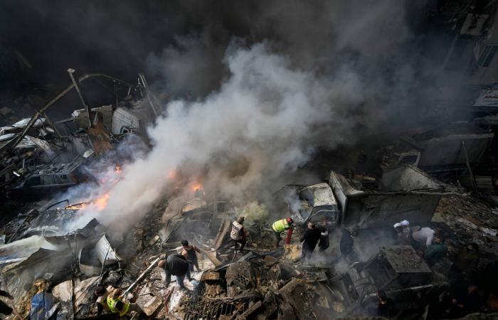 نحو
      100
      هدف...
      الجيش
      الإسرائيلي
      يُنفذ
      أكبر
      حملة
      قصف
      على
      لبنان
      منذ
      بدء
      الحرب