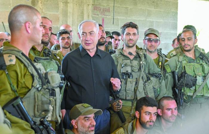 وقف
      الهجمات
      على
      إيران
      يعني
      استئناف
      محاكمة
      نتنياهو
      بتهمة
      الفساد
      يوم
      الأحد