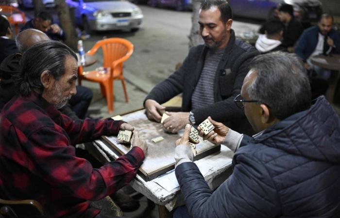 «الإغلاق
      المبكر»
      في
      مصر...
      رابحون
      وخاسرون