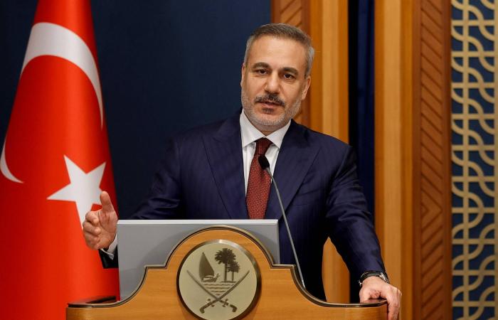 مبعوث
      غوتيريش
      يلتقي
      مسؤولاً
      إيرانياً
      ويزور
      مواقع
      تعرضت
      للقصف
      بطهران