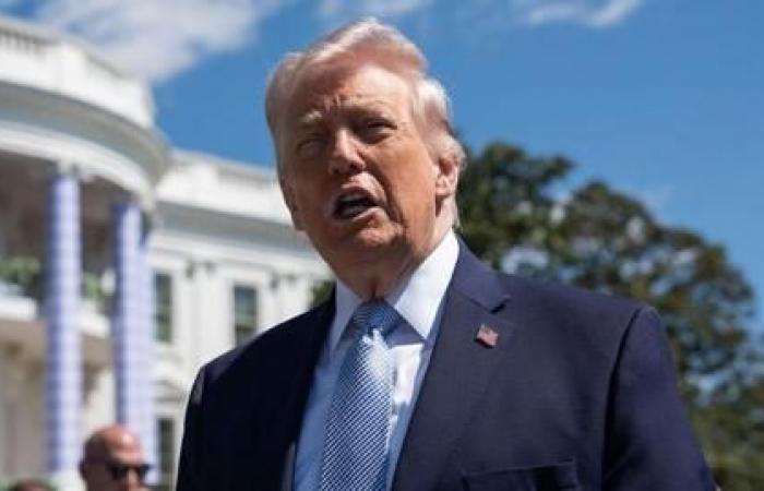 ترامب: القوات الأمريكية ستبقى حول إيران حتى تلتزم بالاتفاق