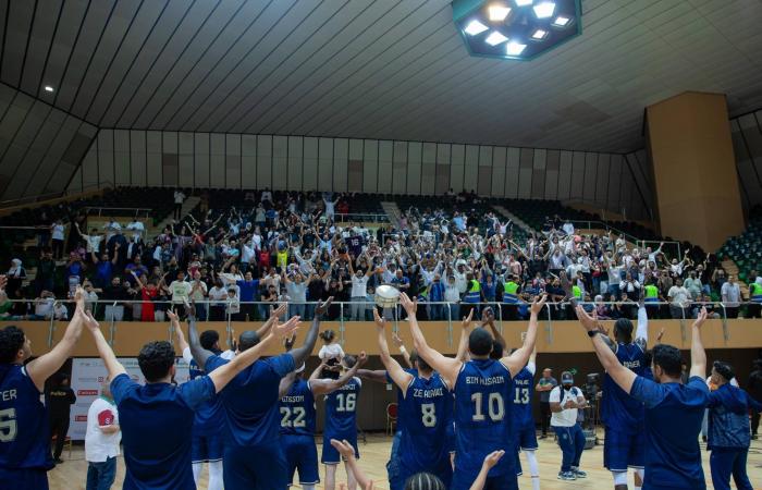 سلة
      العلا
      تحلق
      بكأس
      المربع
      الذهبي...
      وتعانق
      الثلاثية
      التاريخية