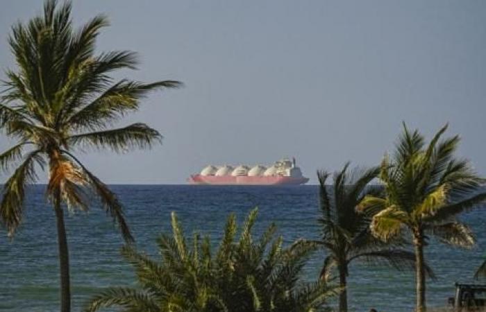 ترامب يشكك في تعامل إيران مع مضيق هرمز في وقت يتحرك فيه قادة العالم لتعزيز إمدادات النفط