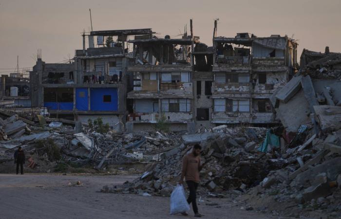 ضغوط
      متزايدة
      على
      «حماس»
      بانتظار
      ردها
      على
      «نزع
      السلاح»