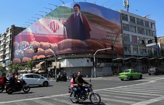 خبير يعلق على رسالة مجتبى خامنئي إلى "جيران إيران الجنوبيين"