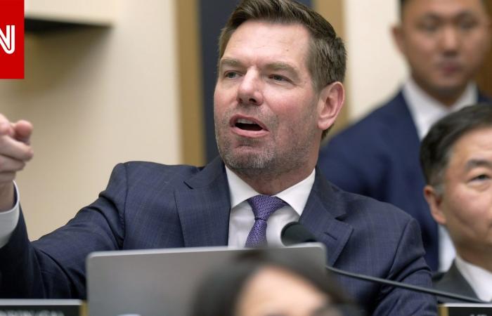 متابعة: حصري.. 4 نساء يدعين اغتصاب إحداهن وسوء سلوك جنسي من النائب الأمريكي إريك سوالويل