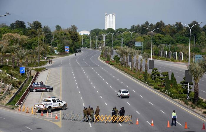 مفاوضات
      إسلام
      آباد
      تبدأ
      وسط
      شكوك
      وشروط
      متبادلة