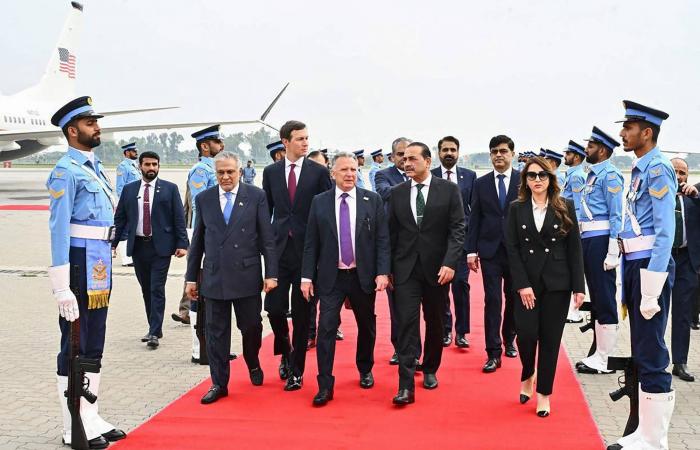 مصادر
      استخباراتية:
      إيران
      تحتفظ
      بقدرات
      صاروخية...
      والصين
      تستعد
      لتزويدها
      بدفاعات
      جوية