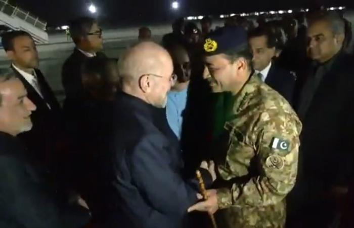 فيديو لحظة وصول وفد إيران لباكستان بـ71 عضوا ومن يرأسه للمحادثات مع أمريكا؟