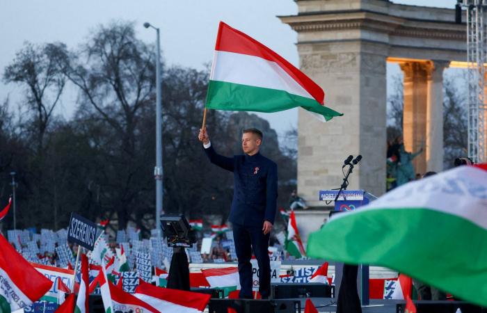 انتخابات
      المجر...
      قلق
      أوروبي
      وتوافق
      بين
      واشنطن
      وموسكو
      لدعم
      رئيس
      الوزراء