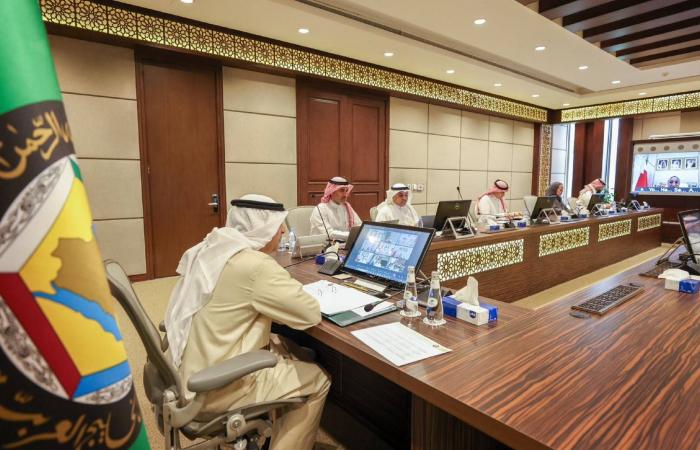 قادة
      الإمارات
      يؤكدون
      قدرة
      البلاد
      على
      مواجهة
      التحديات